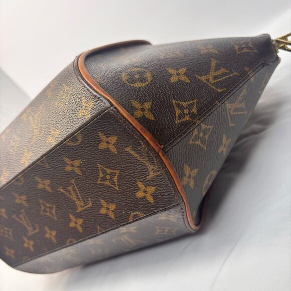 Louis Vuitton Monogram Ellipse MM with lock and Key with COA✨ - Picture 4 of 12